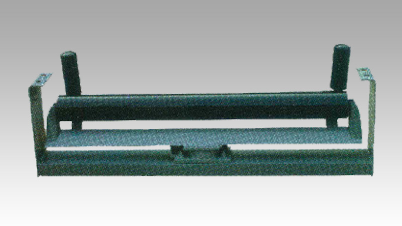 平行上、下調心托輥組